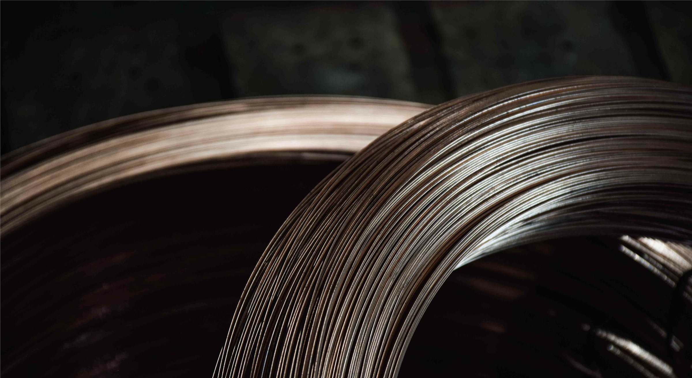 Rollos de alambre trefilado en la planta de DROT
